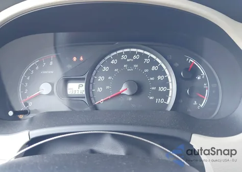 2014 Toyota Sienna Le V6 8 Passenger z USA, uszkodzony, nr VIN 5TDKK3DC9ES423561